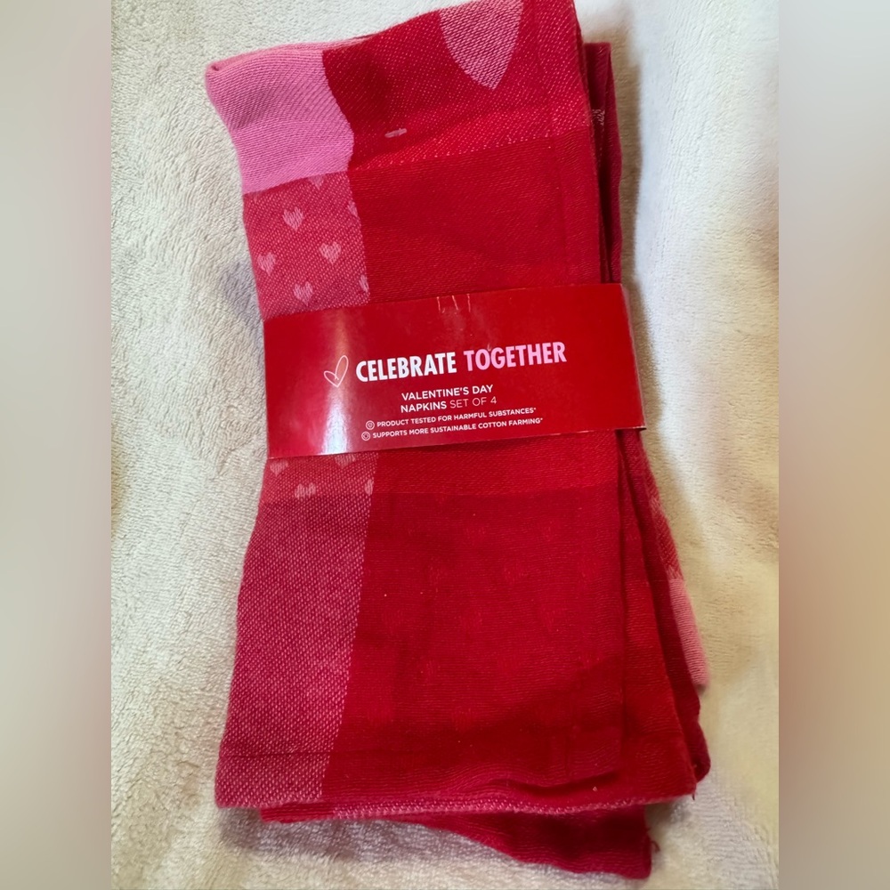 Celebrate together Valentine’s Day napkins 4 pack